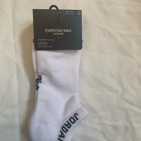 Nike Air Jordan Jumpman No-Show White/Black Socks - 3 Pair Pack - Picture 3 of 6